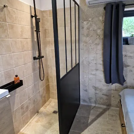 Bastide Bellugue Reseau Bienvenue A La Ferme A 3 Minutes De Lourmarin Bed & Breakfast Cadenet